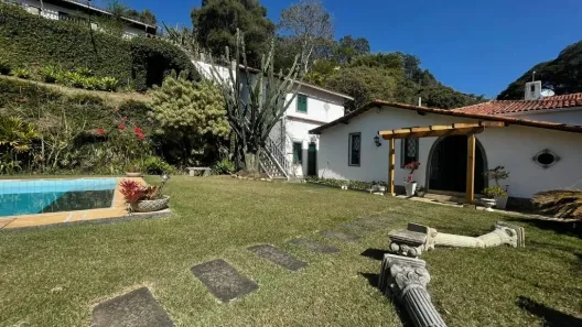 Casa com 10 Quartos à venda, 840m² no Corrêas, Petrópolis
