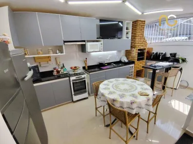 Sobrado com 3 Quartos à venda, 131m² no Caiçara, Praia Grande