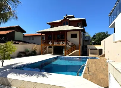 Casa com 3 Quartos para alugar, 250m² no Campeche, Florianópolis