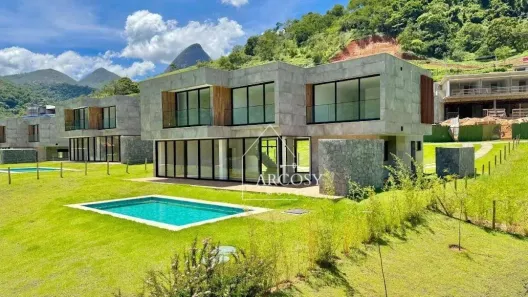 Casa de Condomínio com 4 Quartos à venda, 700m² no Corrêas, Petrópolis