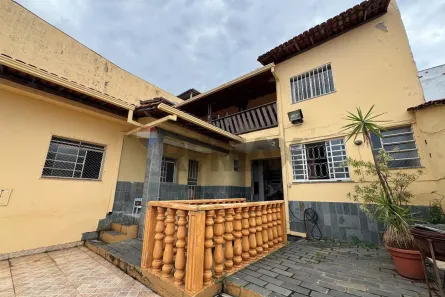 Imóvel Comercial com 5 Quartos à venda, 198m² no Santa Rosa, Belo Horizonte