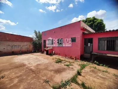 Casa com 2 Quartos à venda, 112m² no Conjunto Costa Telles I, Uberaba