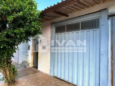 Casa com 3 Quartos à venda, 194m² no São Jorge, Uberlândia
