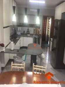 Sobrado com 5 Quartos à venda, 200m² no Vila Osasco, Osasco