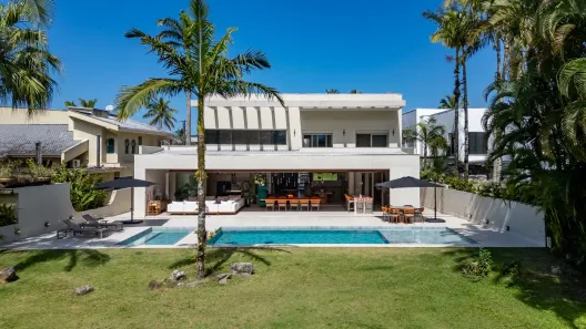 Casa de Condomínio com 7 Quartos à venda, 600m² no Tabatinga, Caraguatatuba