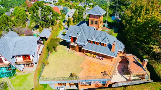 Casa de Condomínio com 6 Quartos à venda, 576m² no Lot Valeu Noiva, Campos do Jordão