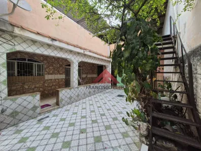 Casa com 2 Quartos à venda, 176m² no Tenente Jardim, São Gonçalo