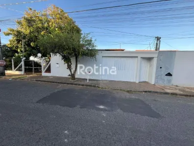 Casa com 4 Quartos para alugar, 180m² no Santa Luzia, Uberlândia