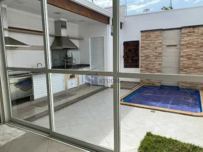 Sobrado com 2 Quartos à venda, 172m² no Centro, Araraquara