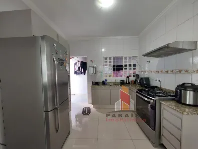 Casa com 3 Quartos à venda, 170m² no Chácaras Tubalina e Quartel, Uberlândia