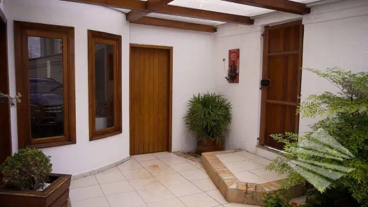 Sobrado com 4 Quartos à venda, 250m² no Jardim das Nações, Taubaté