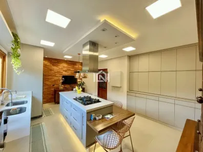 Casa de Condomínio com 3 Quartos à venda, 412m² no Chácara dos Lagos, Carapicuíba