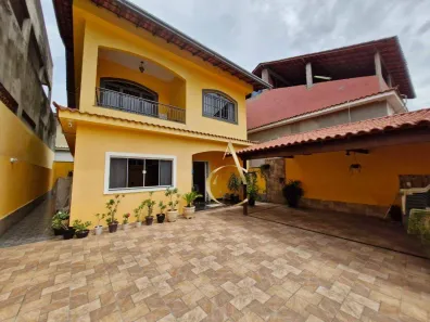 Casa com 4 Quartos à venda, 198m² no Moquetá, Nova Iguaçu