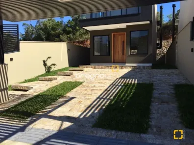 Casa com 3 Quartos à venda, 180m² no Saco Grande, Florianópolis