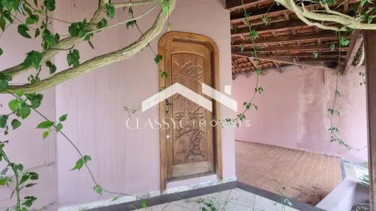 Casa com 3 Quartos para alugar, 210m² no Fundinho, Uberlândia