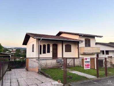 Casa com 3 Quartos à venda, 202m² no Laranjinha, Criciúma