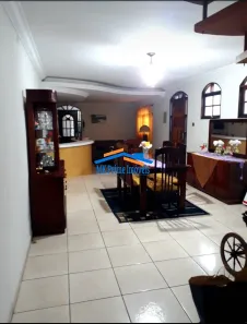 Sobrado com 4 Quartos à venda, 277m² no Santa Maria, Osasco