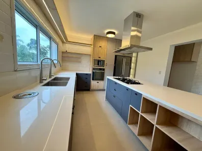 Casa de Condomínio com 4 Quartos para venda ou aluguel, 368m² no Jardim Ipês, Cotia