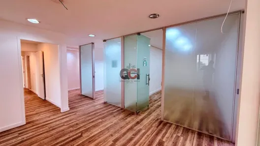 Sala Comercial para alugar, 220m² no Jardim Paulistano, São Paulo