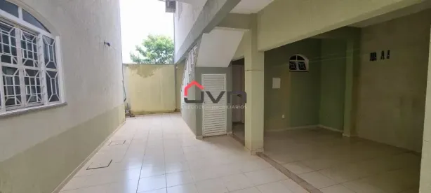 Casa com 7 Quartos à venda, 360m² no Santa Mônica, Uberlândia