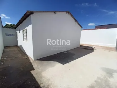 Casa com 2 Quartos para alugar, 60m² no São Jorge, Uberlândia