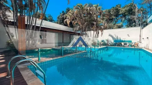 Sobrado com 4 Quartos à venda, 390m² no Califórnia, Londrina