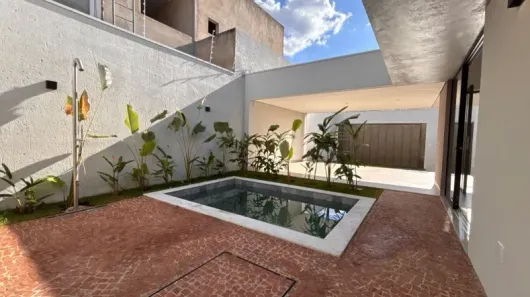 Casa com 3 Quartos à venda, 230m² no Jardim Karaíba, Uberlândia