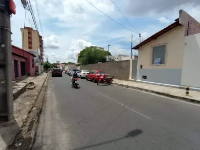 Casa com 2 Quartos para alugar, 90m² no Ilhotas, Teresina