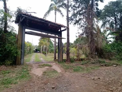 Fazenda/Sítio com 2 Quartos à venda, 217m² no Parque Tropical, Araraquara