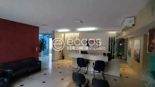 à venda, 680m² no Centro, Uberlândia