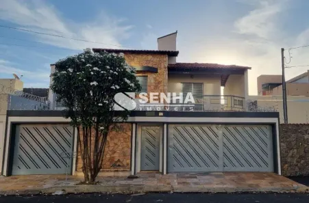 Casa com 5 Quartos à venda, 352m² no Santa Mônica, Uberlândia