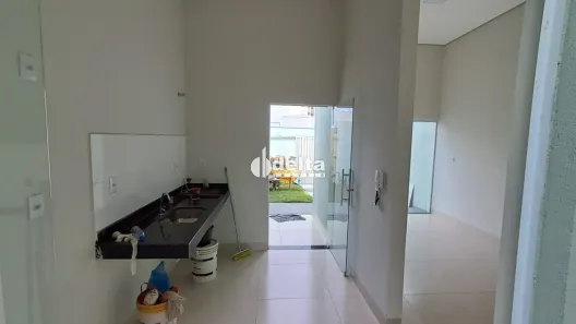 Casa com 2 Quartos à venda, 60m² no Jardim Holanda, Uberlândia