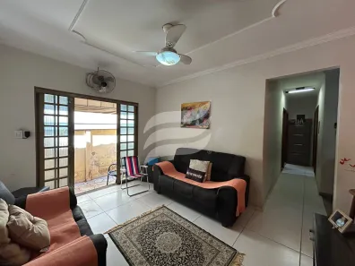 Casa com 3 Quartos à venda, 220m² no Saudade, Araçatuba