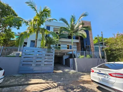 Sobrado com 6 Quartos à venda, 233m² no Guarujá, Parobé