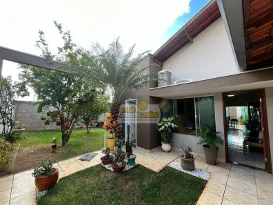 Casa com 4 Quartos à venda, 130m² no Manhattan, Uberaba