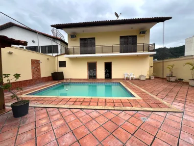 Casa com 5 Quartos à venda, 510m² no São Mateus, Juiz de Fora