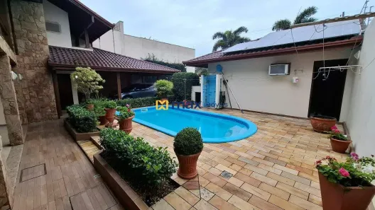Casa com 4 Quartos para alugar, 372m² no Dom Bosco, Itajaí