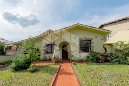 Casa com 4 Quartos para alugar, 316m² no Vila Assunção, Porto Alegre