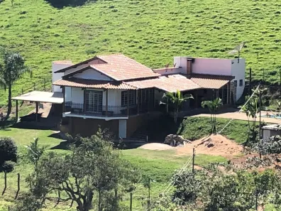 Fazenda/Sítio com 3 Quartos à venda, 820000m² no , Oliveira