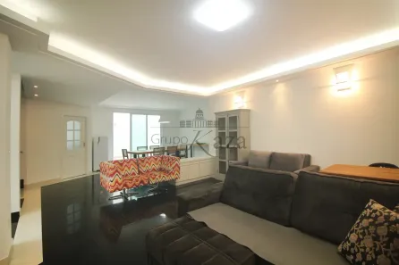 Casa de Condomínio com 3 Quartos à venda, 360m² no Vila Santo Estéfano, São Paulo