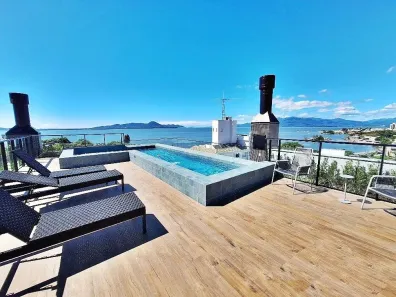 Apartamento com 2 Quartos à venda, 87m² no Coqueiros, Florianópolis