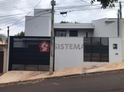 Sobrado com 3 Quartos à venda, 238m² no Vila Geni, Presidente Prudente