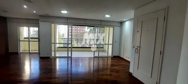 Apartamento com 3 Quartos para alugar, 130m² no Moema, São Paulo