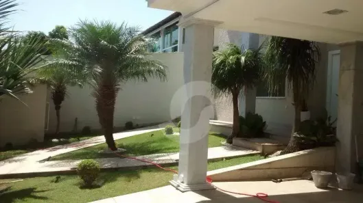 Casa com 5 Quartos à venda, 550m² no Camboinhas, Niterói