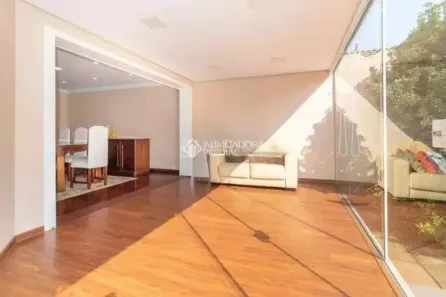 Casa com 3 Quartos para alugar, 480m² no Menino Deus, Porto Alegre