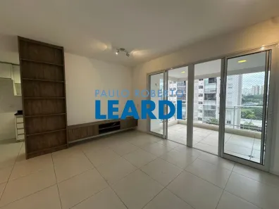 Apartamento com 2 Quartos à venda, 69m² no Vila Anastácio, São Paulo