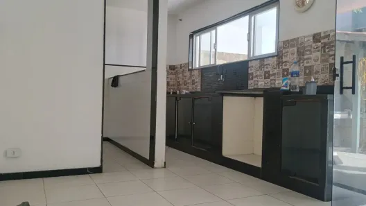 Casa de Condomínio com 4 Quartos para alugar, 75m² no Vargem Pequena, Rio de Janeiro