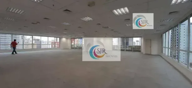 Sala Comercial para alugar, 335m² no Vila Uberabinha, São Paulo