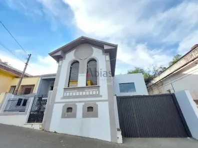 Casa com 3 Quartos para alugar, 250m² no Núcleo Residencial Silvio Vilari, São Carlos