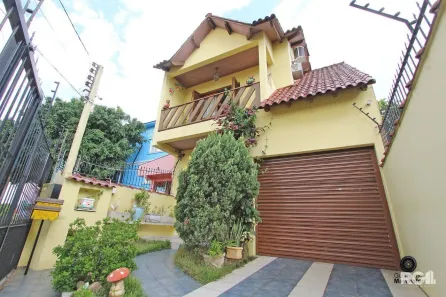 Casa com 3 Quartos à venda, 360m² no Medianeira, Porto Alegre